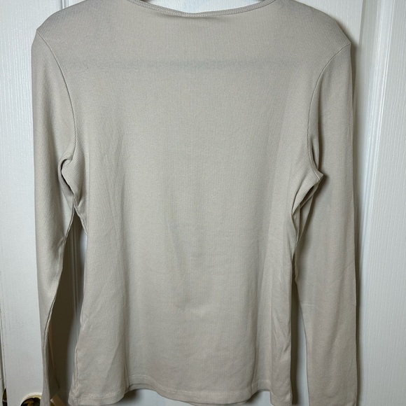 H&M Ribbed Long Sleeve Top Perfect For Layering (Sold Out Online) - Picture 4 of 4
